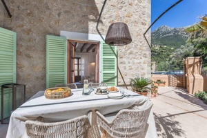 Wonderful new town house in Deia