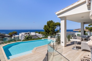 Mallorca villa for sale with sea views in Santa Ponsa