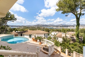 Villa with Sea Views in Santa Ponsa