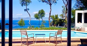 Mallorca villa for sale at sea front in Bahia Azul