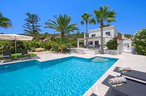 Mallorca Villa with Holiday Licence for Sale in Port Andratx