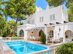 Mallorca spacious  House with Pool for Sale in Santa Ponsa
