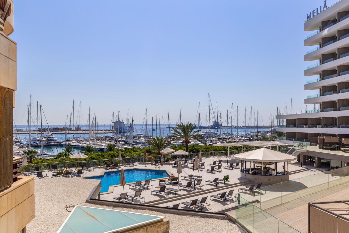 Spacious Luxury Apartment with Sea View for Sale in Palma – Paseo Marítimo