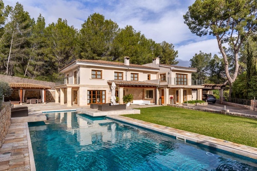 Luxury villa with full privacy in Son Vida