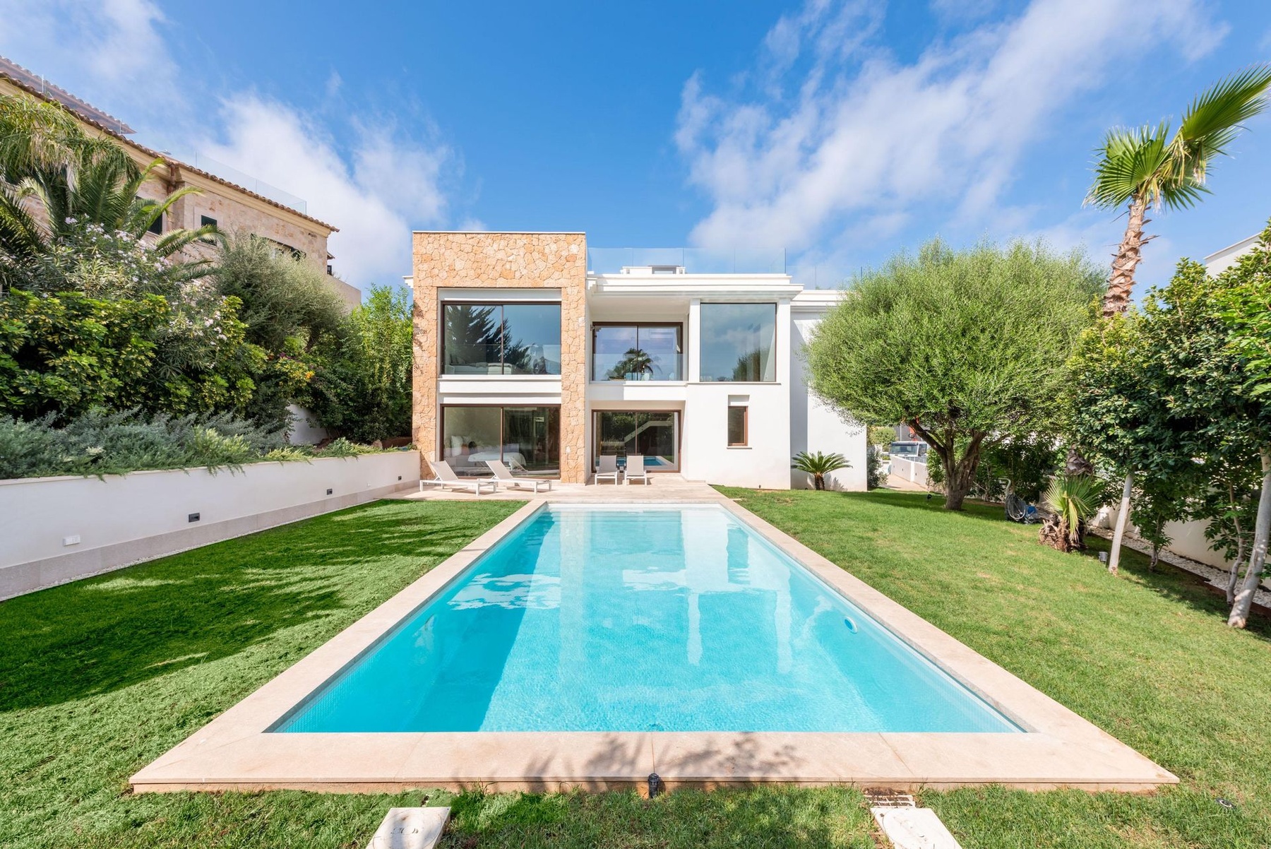 Spacious luxury villa in Nova Santa Ponsa