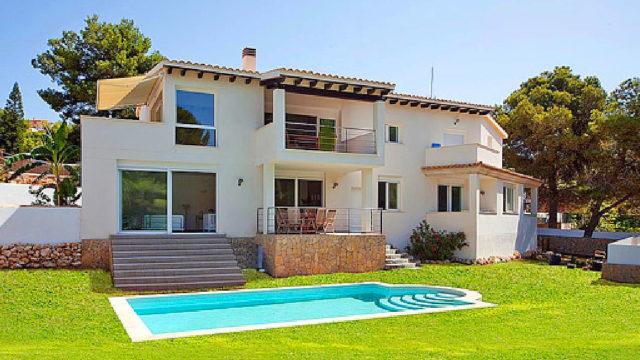 Modern villa close to the beach in Costa de la Calma