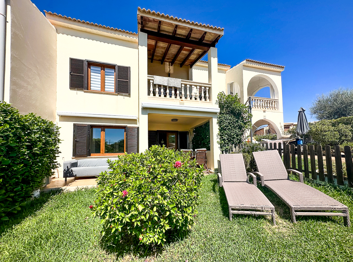 Cosy townhouse for sale in Santa Ponsa