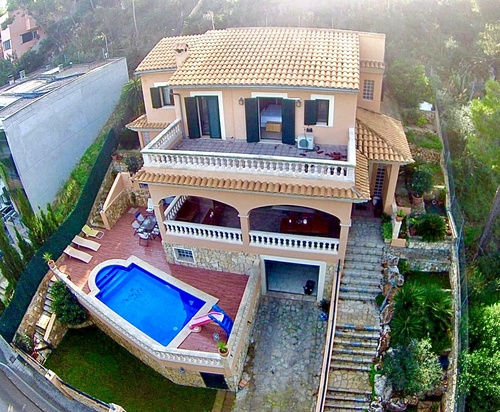 Spacious villa for rent in Cas Catala