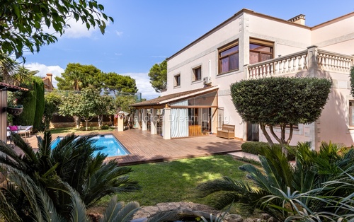 Spacious villa for sale in El Toro