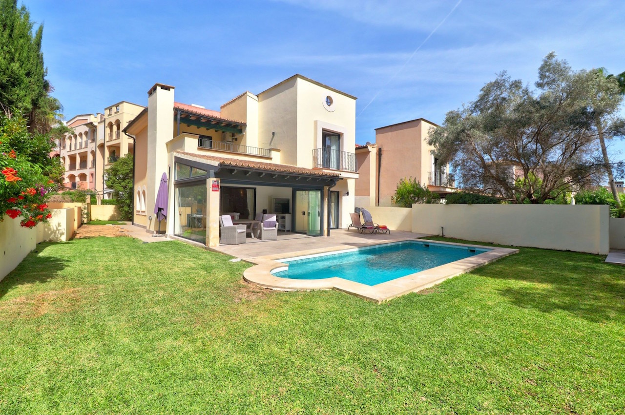 Luxury Villa for Sale in Santa Ponsa with Private Pool