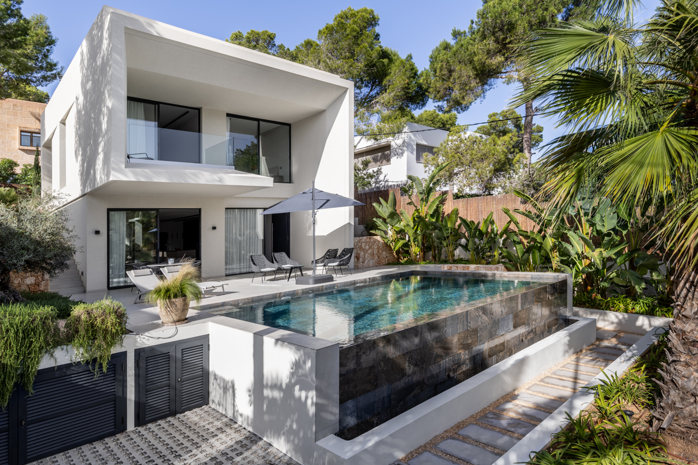 Contemporary Luxury Villa for Sale near Port Adriano