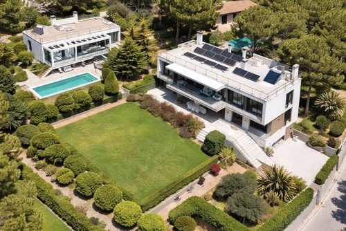 Luxusvilla mit separatem Gästehaus zu verkaufen in Camp de Mar