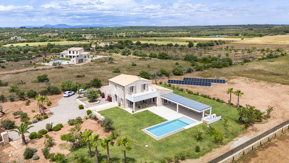 Recently built Finca for Sale in Ses Salines
