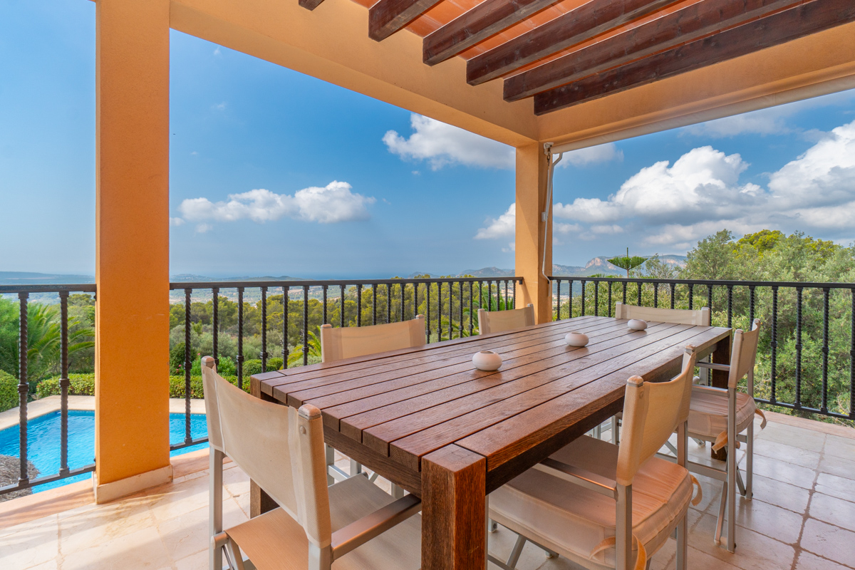 Villa with Sea View for Sale in Calvia