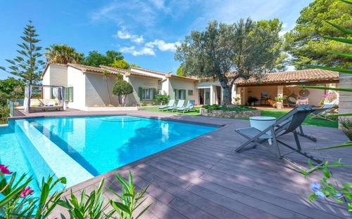 Villa for Sale in luxury Area of Santa Ponsa
