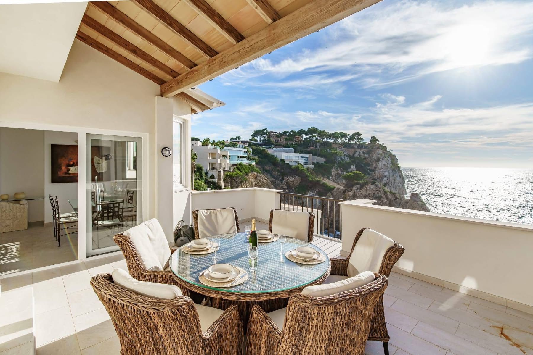 Apartment with amazing Seaview for sale in Santa Ponsa
