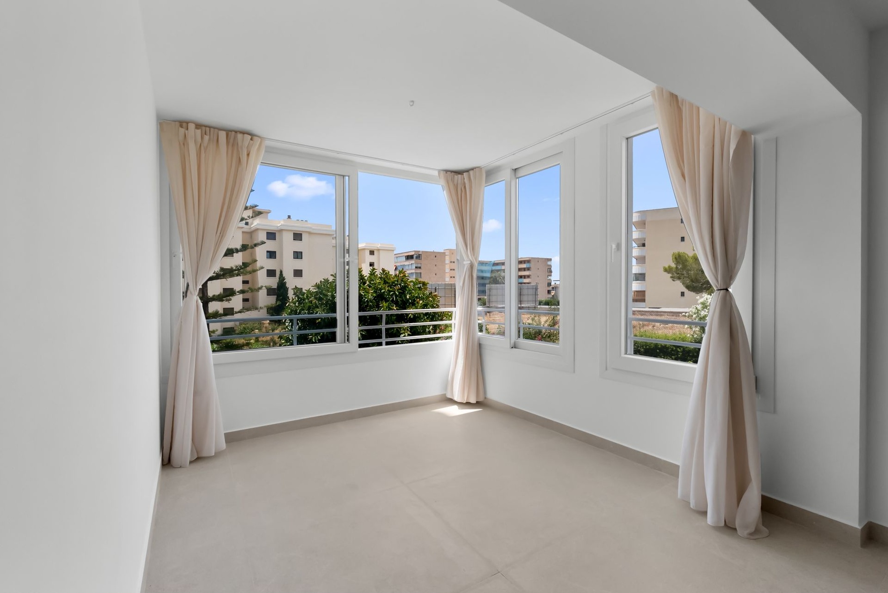 Modern bright Apartment for Sale in Portals Nous